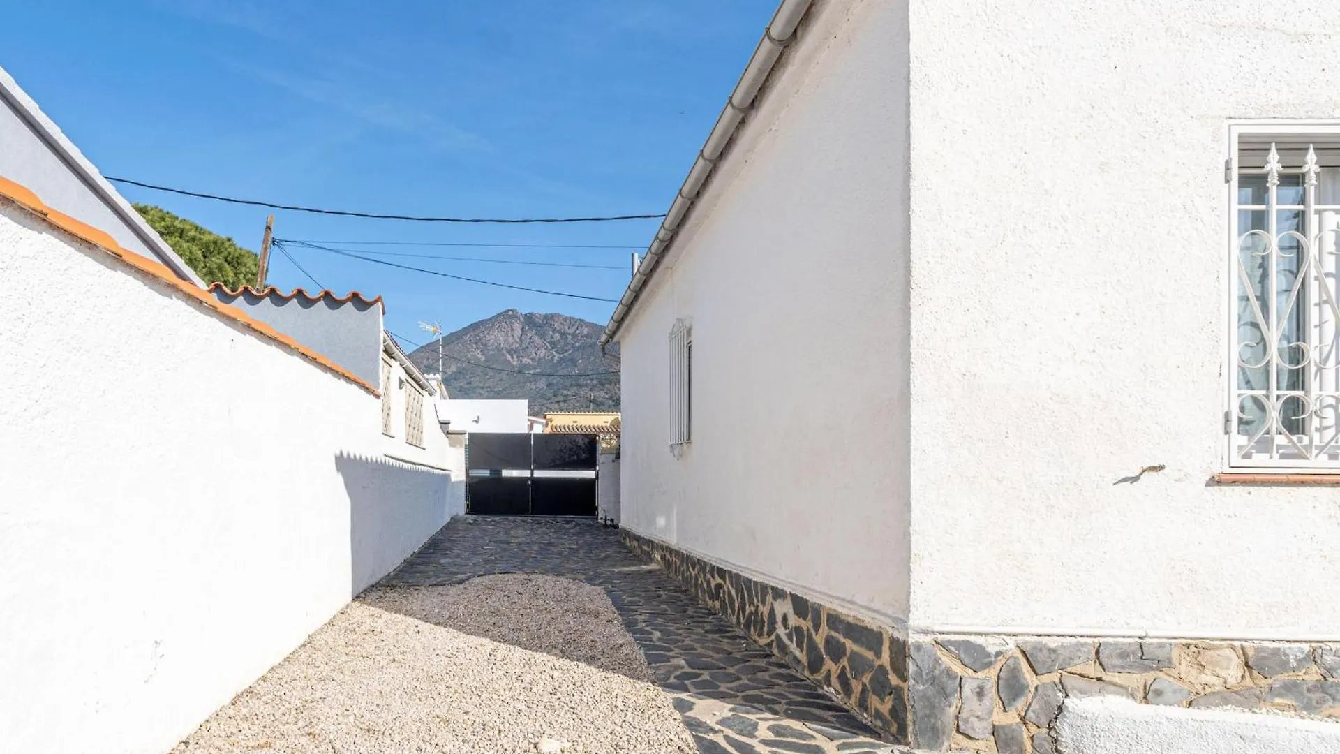 Casa Luminosa Con Amplia Terraza En Roses, Cerca De La Playa Y Bien Equipada - Hisp-288-42 Villa Holiday home