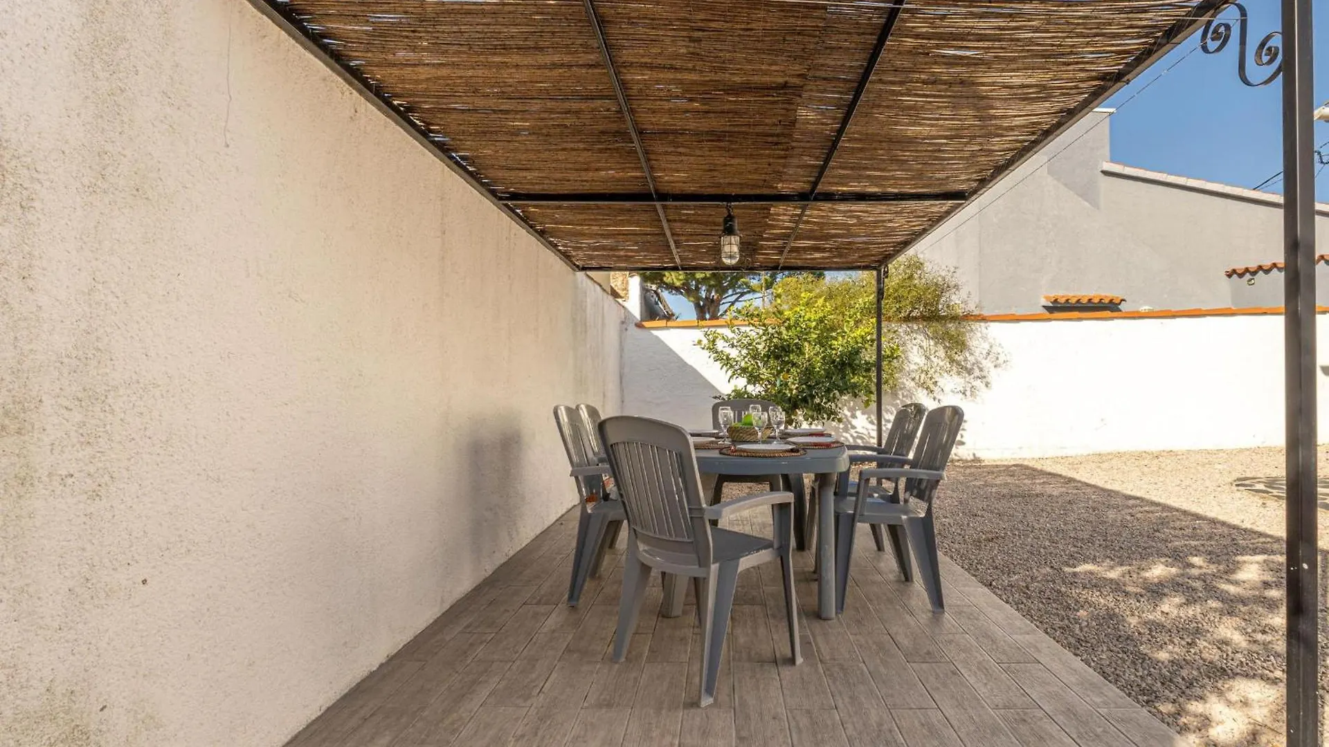 Casa Luminosa Con Amplia Terraza En Roses, Cerca De La Playa Y Bien Equipada - Hisp-288-42 Villa Spain